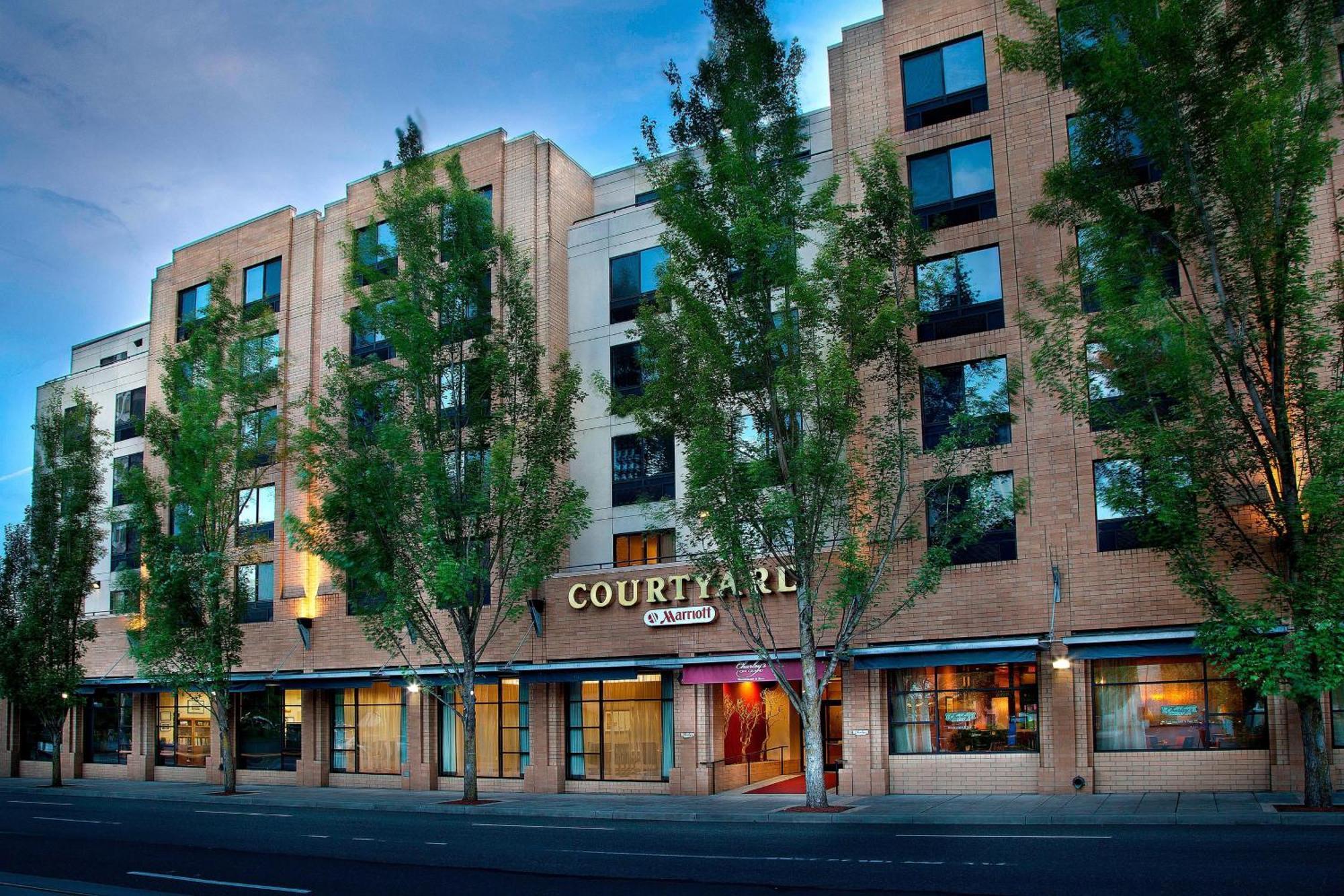 Courtyard Portland Downtown / Convention Center Hotel Екстериор снимка