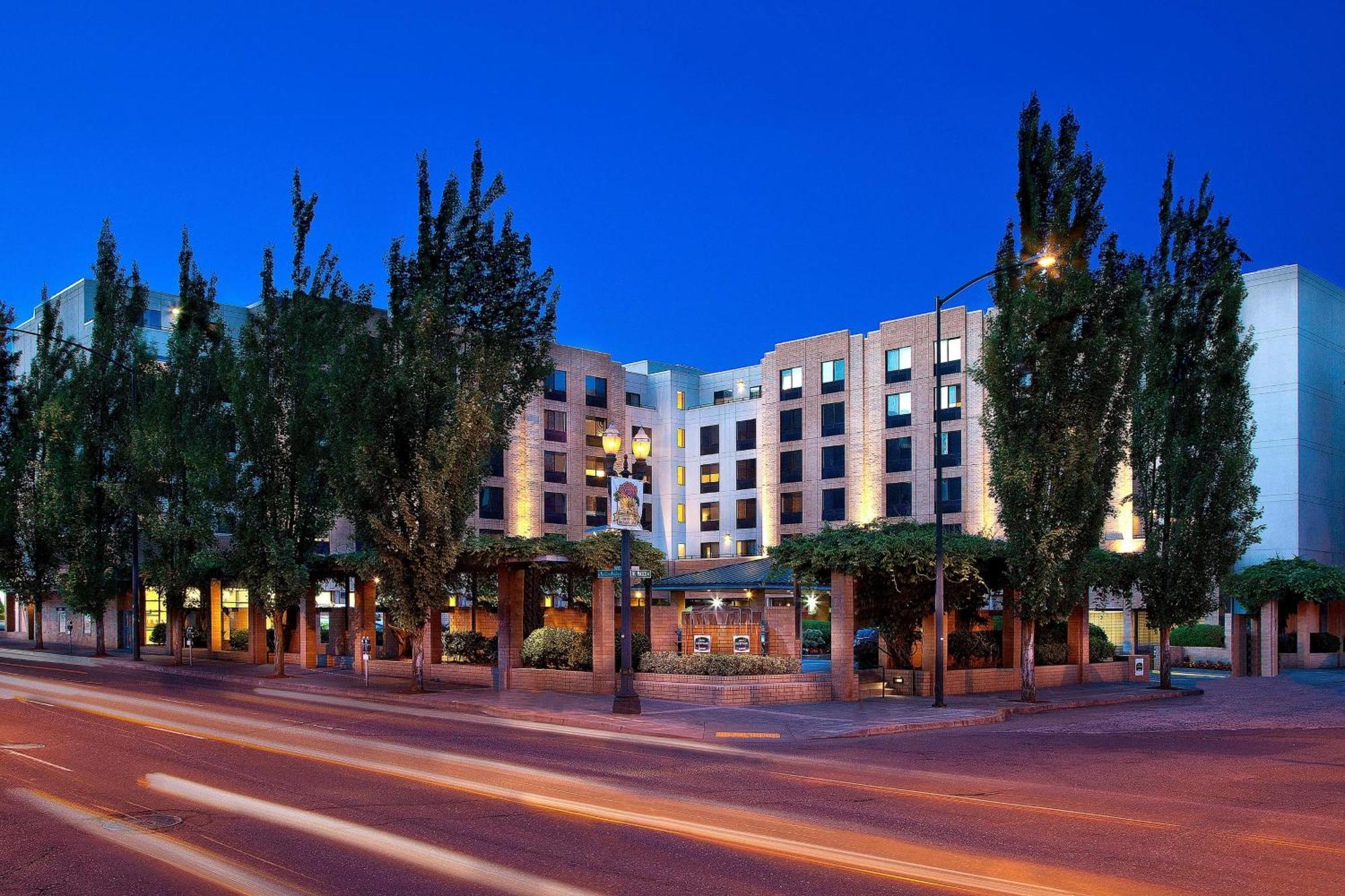 Courtyard Portland Downtown / Convention Center Hotel Екстериор снимка