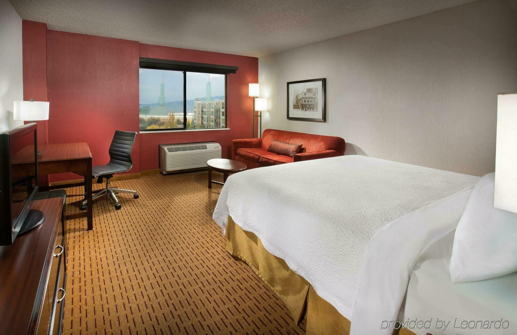 Courtyard Portland Downtown / Convention Center Hotel Екстериор снимка